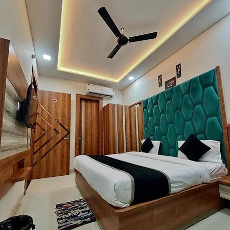 Hotel Blue Terminal Мумбай Екстериор снимка