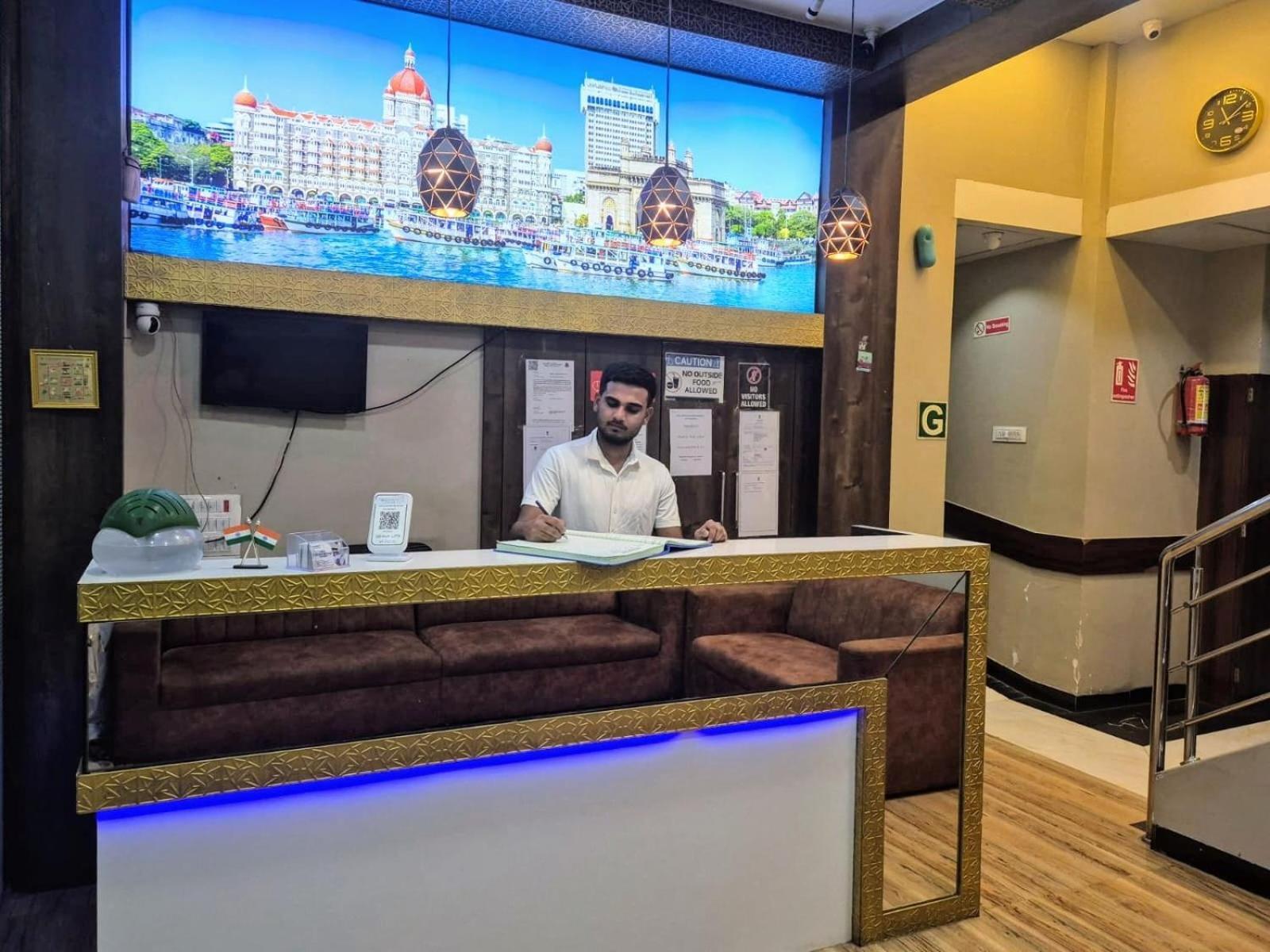 Hotel Blue Terminal Мумбай Екстериор снимка