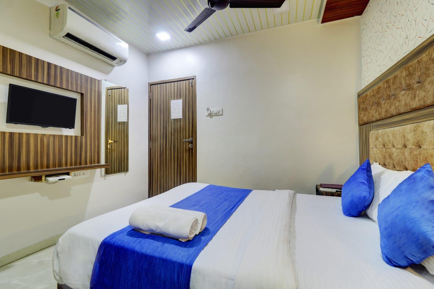 Hotel Blue Terminal Мумбай Екстериор снимка